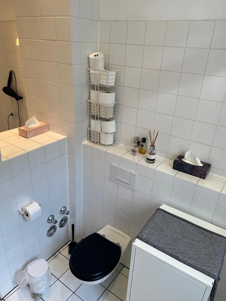 Schoenes Privatzimmer In Charlottenburg Berlin 0*,